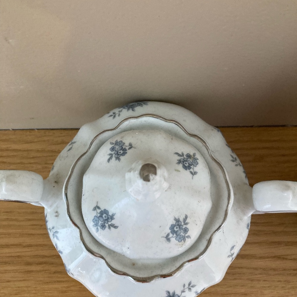 Elegant Floral Sugar and Creamer Set - Picture 3 of 4
